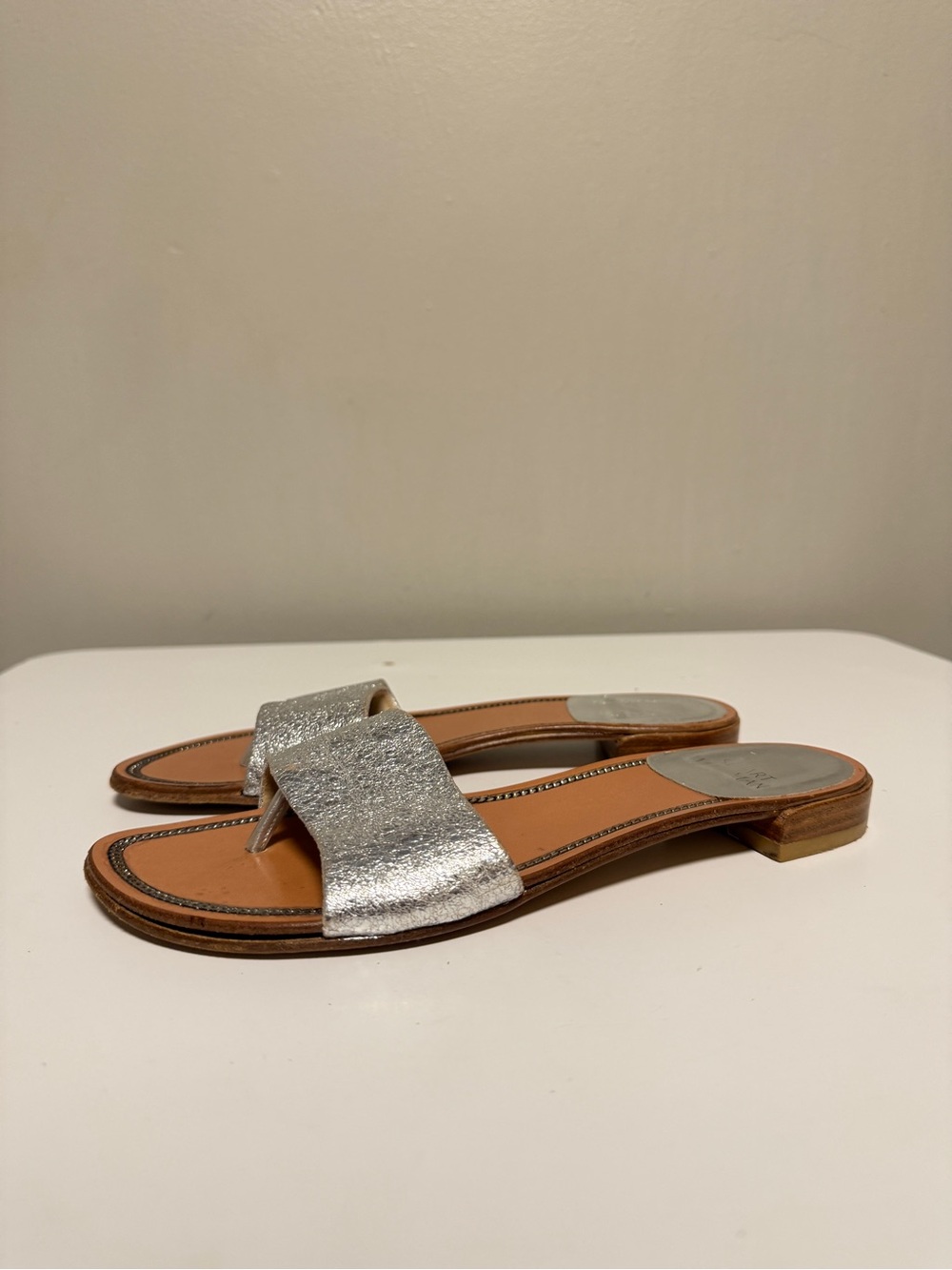 Stuart Weitzman Silver Flat Chain Detail Sandals Women’s US 7.5